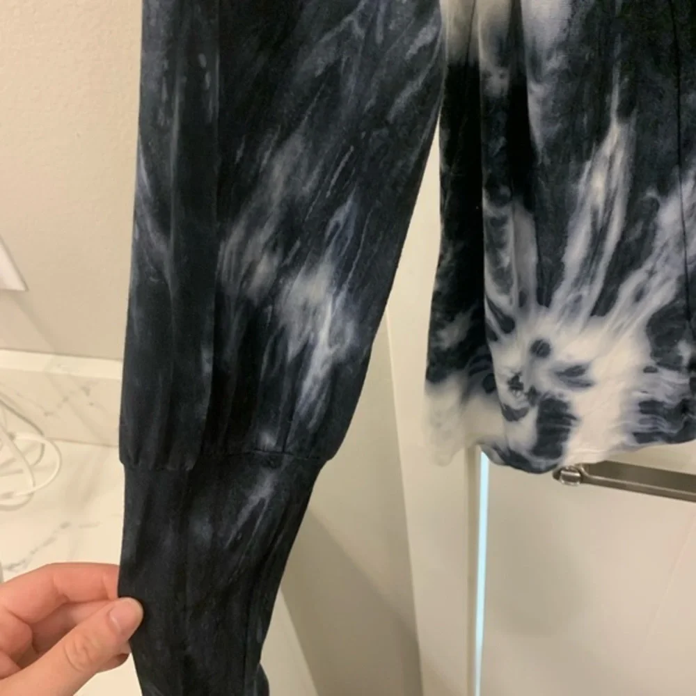 Young Famous‎ and Broke Blue Tie Dye Top Zipper - Picture 5 of 7